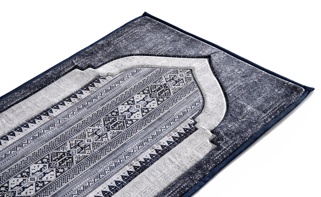 Arabian Arch Premium Prayer Mat | Urban Rugs Co